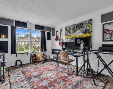 62 Diane Drive - Photo Thumbnail 6
