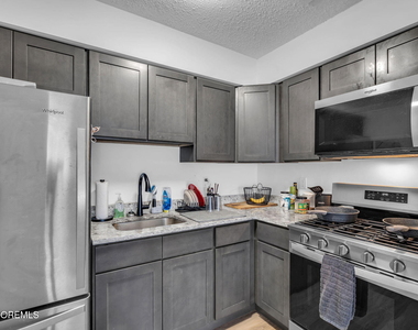 62 Diane Drive - Photo Thumbnail 5