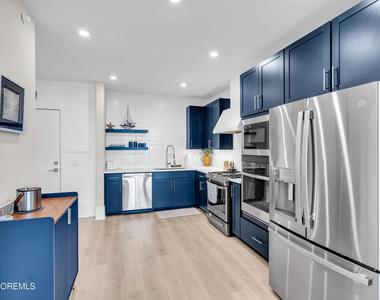 218 3rd Avenue - Photo Thumbnail 4