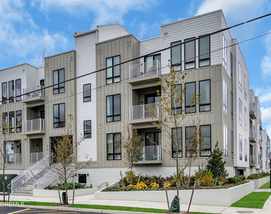 218 3rd Avenue - Photo Thumbnail 1