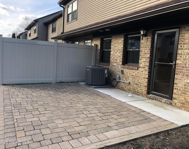 19 Village Green Way - Photo Thumbnail 16