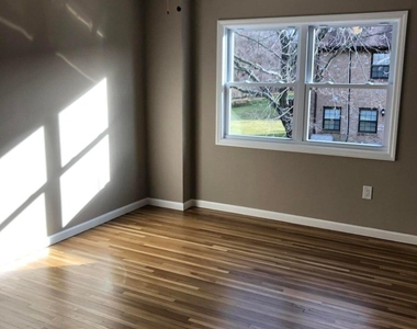 19 Village Green Way - Photo Thumbnail 12