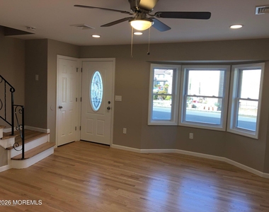 19 Village Green Way - Photo Thumbnail 2