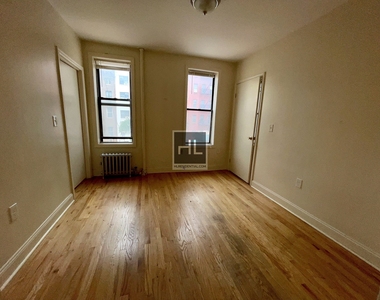 East 14th Street - Photo Thumbnail 3