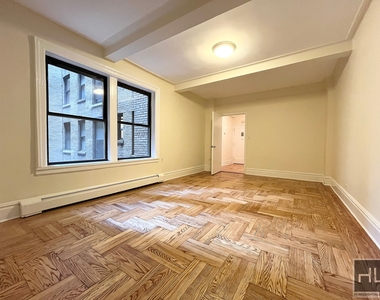 West 79 Street - Photo Thumbnail 1