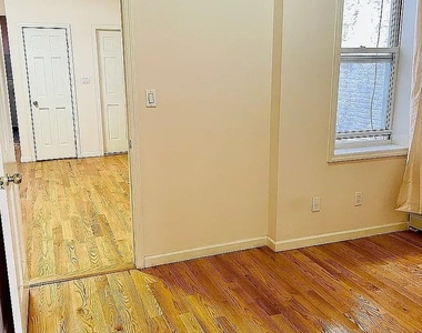 Bayridge Avenue - Photo Thumbnail 1