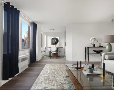 Second Avenue - Photo Thumbnail 2