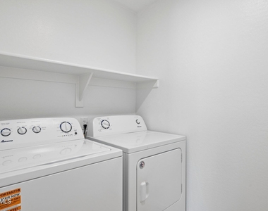 760 E Doral Avenue - Photo Thumbnail 16