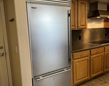 3953 E Flossmoor Avenue - Photo Thumbnail 4