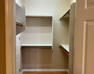 3953 E Flossmoor Avenue - Photo Thumbnail 22