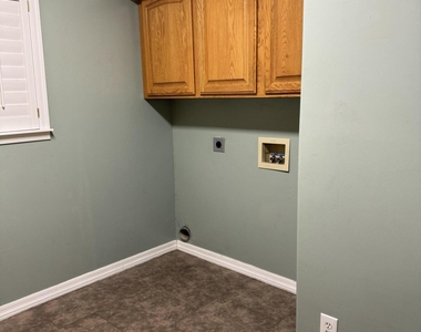 3953 E Flossmoor Avenue - Photo Thumbnail 15