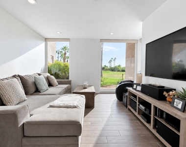 7401 N Scottsdale Road - Photo Thumbnail 2
