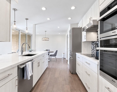 7401 N Scottsdale Road - Photo Thumbnail 8