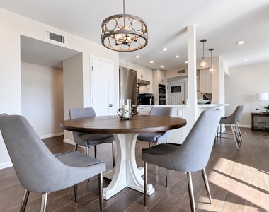 7401 N Scottsdale Road - Photo Thumbnail 9