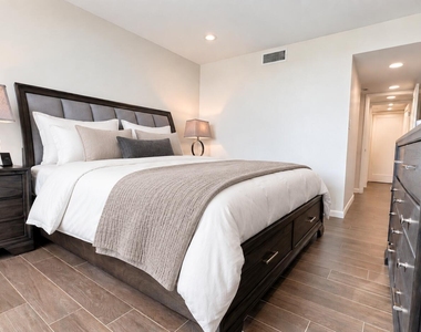 7401 N Scottsdale Road - Photo Thumbnail 12