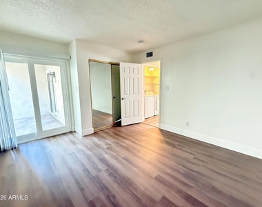 7772 N 19th Drive - Photo Thumbnail 17