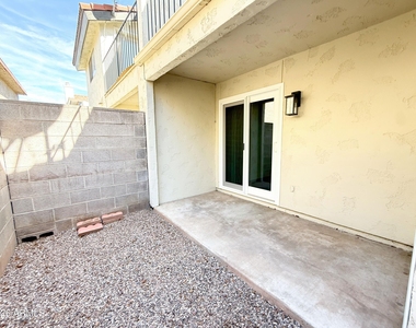 7772 N 19th Drive - Photo Thumbnail 20