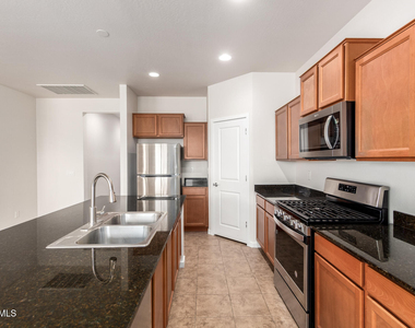 4123 S 97th Drive - Photo Thumbnail 13