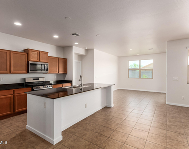 4123 S 97th Drive - Photo Thumbnail 11