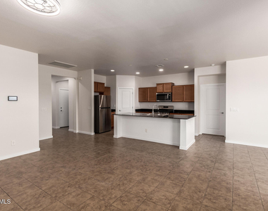 4123 S 97th Drive - Photo Thumbnail 7