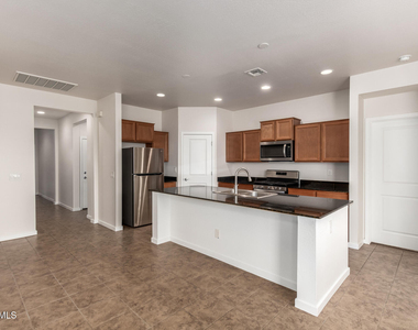 4123 S 97th Drive - Photo Thumbnail 12