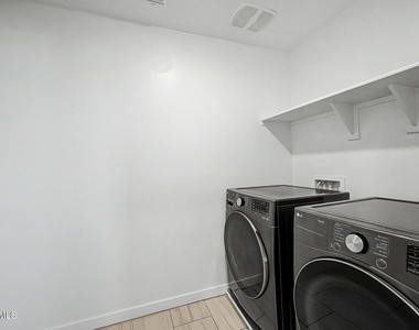 40320 W Bravo Drive - Photo Thumbnail 32