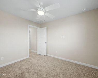 40320 W Bravo Drive - Photo Thumbnail 28