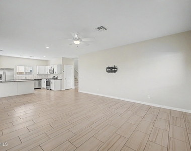 40320 W Bravo Drive - Photo Thumbnail 8