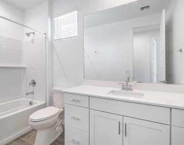 8326 E Prairie Avenue - Photo Thumbnail 14