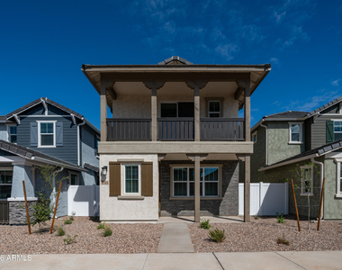 8326 E Prairie Avenue - Photo Thumbnail 1