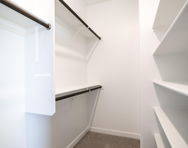 8326 E Prairie Avenue - Photo Thumbnail 23