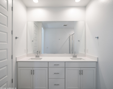 8326 E Prairie Avenue - Photo Thumbnail 27