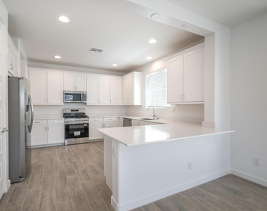 8326 E Prairie Avenue - Photo Thumbnail 2