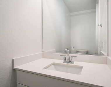 8326 E Prairie Avenue - Photo Thumbnail 10