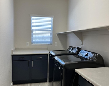 1377 E Avenida Isabela -- - Photo Thumbnail 17