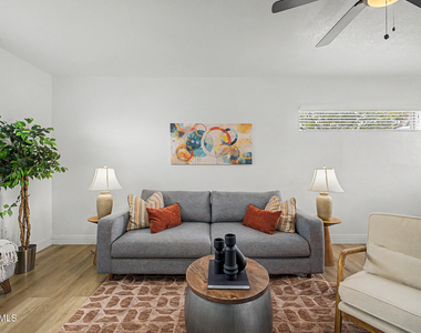 723 E Sunnyslope Lane - Photo Thumbnail 5