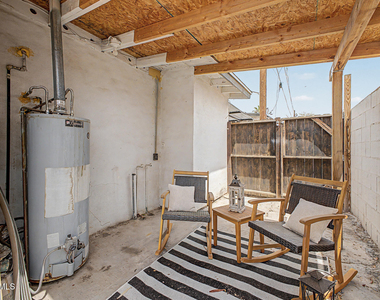 723 E Sunnyslope Lane - Photo Thumbnail 22