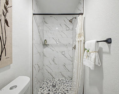 723 E Sunnyslope Lane - Photo Thumbnail 17