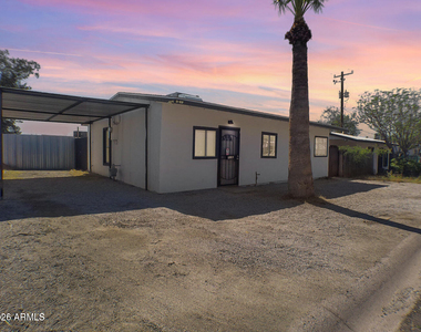 723 E Sunnyslope Lane - Photo Thumbnail 23