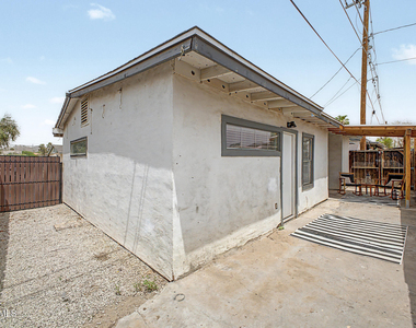 723 E Sunnyslope Lane - Photo Thumbnail 21