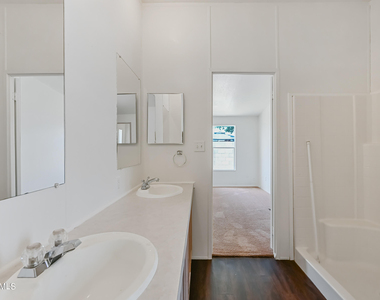 8601 N 103rd Avenue - Photo Thumbnail 18