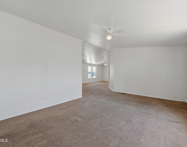 8601 N 103rd Avenue - Photo Thumbnail 3
