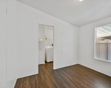 8601 N 103rd Avenue - Photo Thumbnail 12