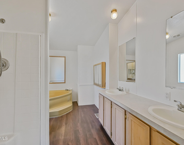 8601 N 103rd Avenue - Photo Thumbnail 16