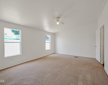 8601 N 103rd Avenue - Photo Thumbnail 14