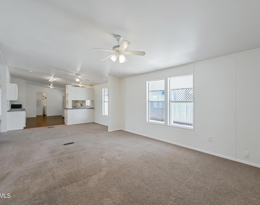 8601 N 103rd Avenue - Photo Thumbnail 6