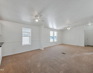 8601 N 103rd Avenue - Photo Thumbnail 4
