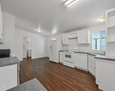8601 N 103rd Avenue - Photo Thumbnail 8
