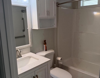 146 N Merrill Road N - Photo Thumbnail 12