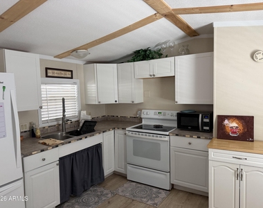 146 N Merrill Road N - Photo Thumbnail 9